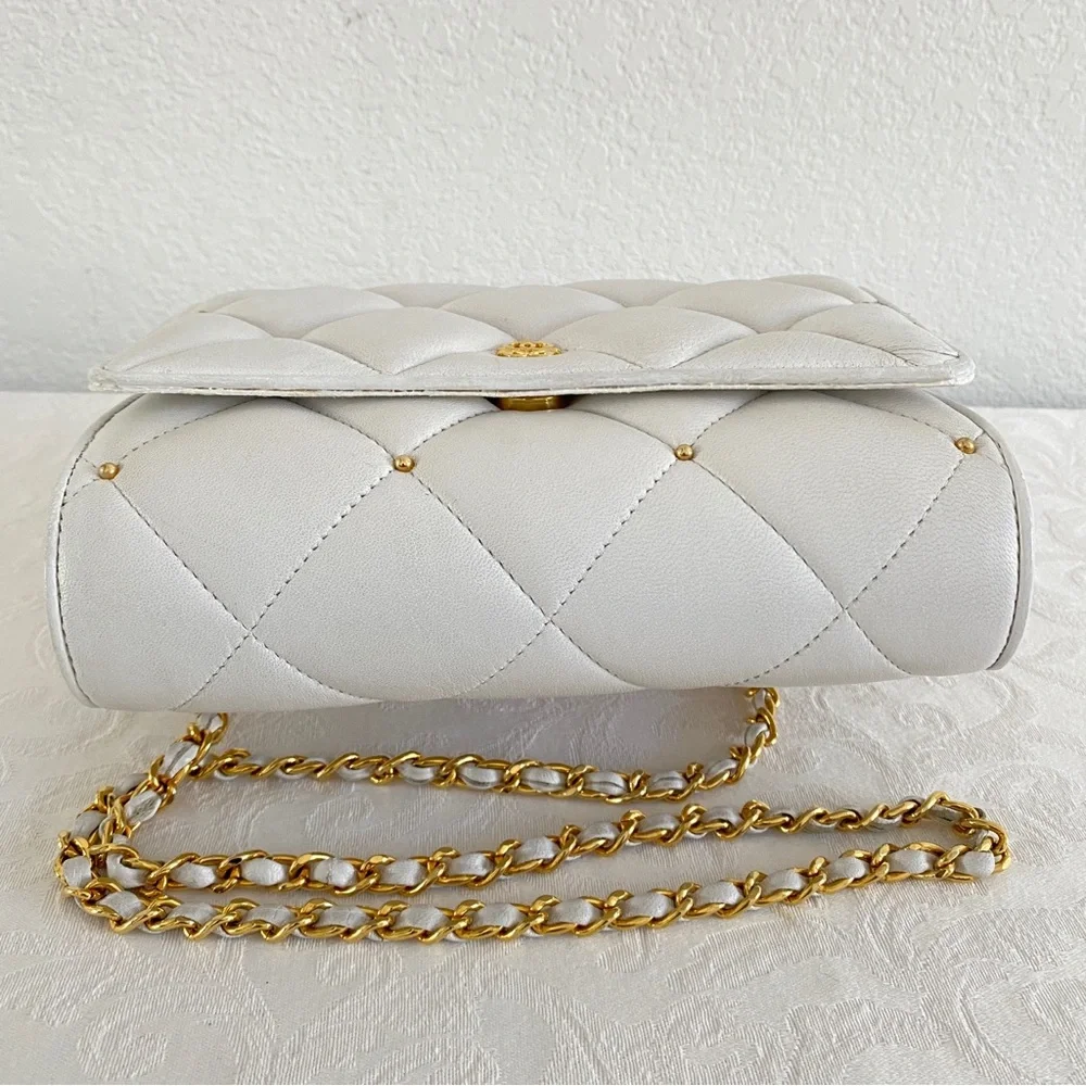 White Quilted chain strap flap Crossbody Bag